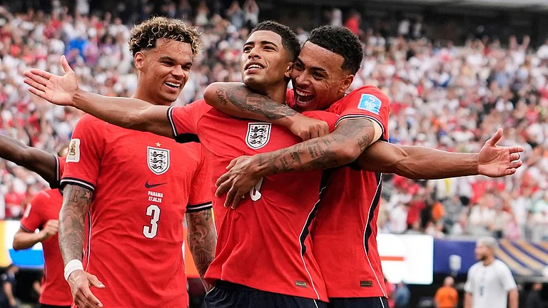 England's Jude Bellingham (10) celebrates with teammates after scoring their first goal during the World Cup Group L soccer match between Panama and England in East Rutherford. - Steve Luciano/AP Photo