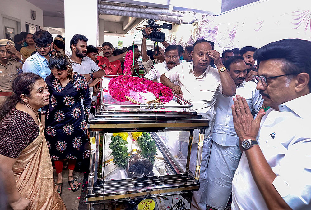 MK Stalin pays tribute to K Bhagyaraj