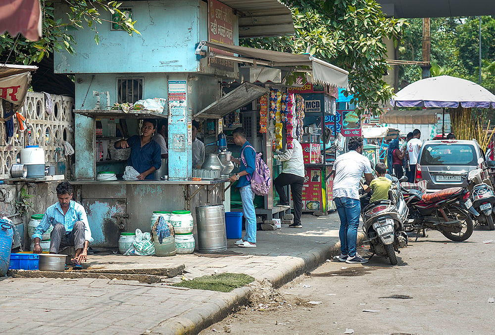 Footpath encroachment at Wazirpur in Delhi