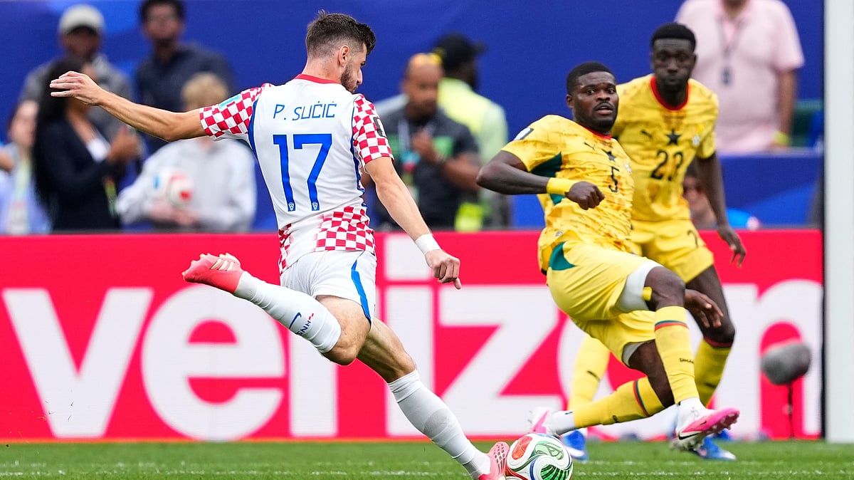 (AP Photo/Petr Josek) : Croatias Petar Sucic (17) scores the opening goal during the World Cup Group L soccer match between Croatia and Ghana in Philadelphia, Saturday, June 27, 2026.