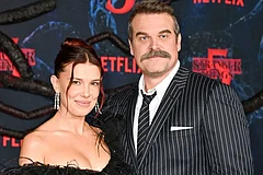 Millie Bobby Brown, David Harbour - X