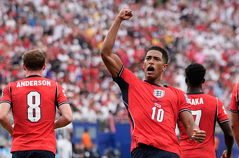 England's Jude Bellingham (10) celebrates after scoring their first goal during the World Cup Group L soccer match between Panama and England in East Rutherford