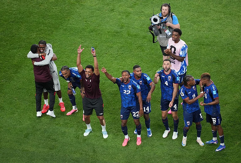 Cape Verde players celebrate after advancing during the World Cup Group H soccer match between Cape Verde and Saudi Arabia in Houston. - | Photo: AP/Eric Gay