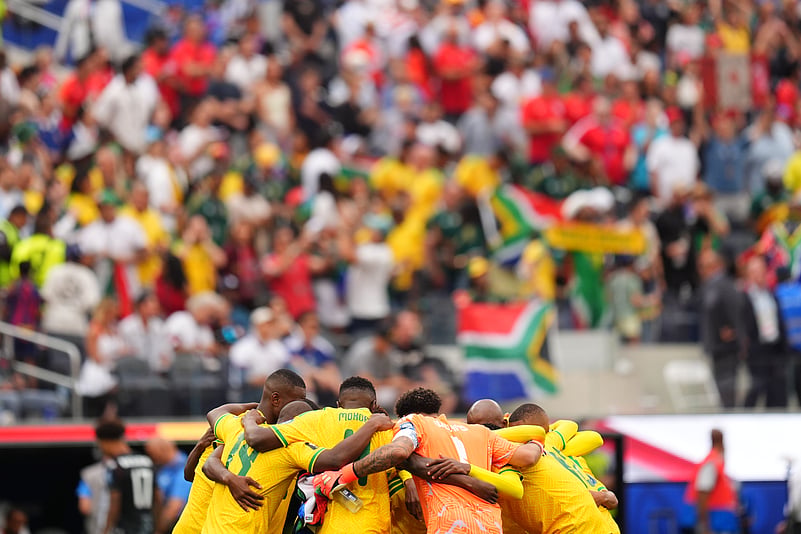 South Africa vs Canada LIVE score: South African players huddle