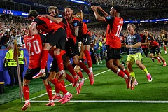 Austria's players celebrates after Austria's Sasa Kalajdzic (14) scored to tie the match during the World Cup Group J soccer match between Algeria and Austria in Kansas City, Mo., Saturday, June 27, 2026. - | Photo: AP/Reed Hoffmann