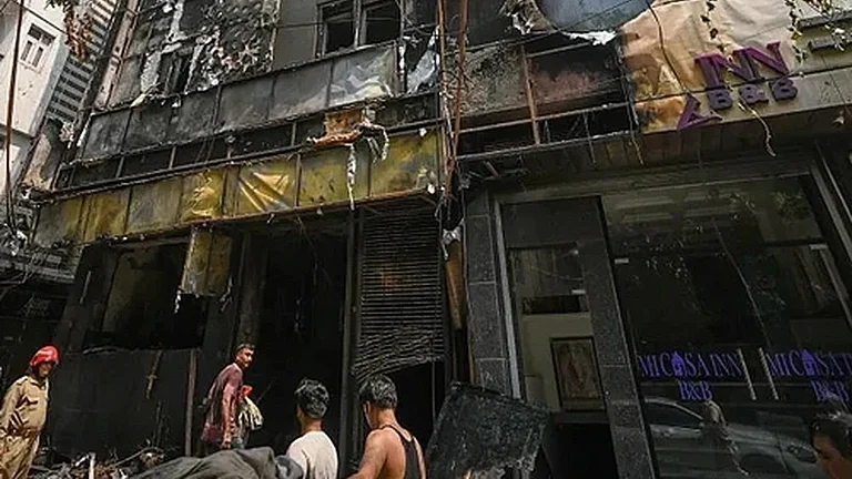 Rs 2 Lakh Rewarded Contract Killer Injured in Exchange of Fire, Aide Held in Delhi's Najafgarh - null