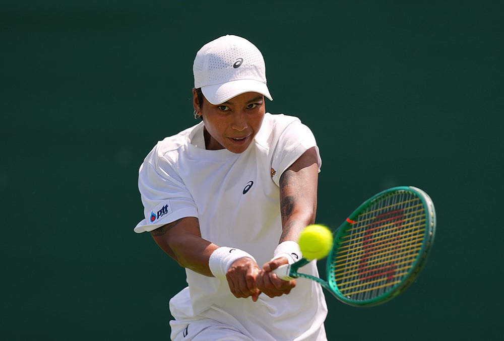 Britain Wimbledon Tennis day 1 womens singles highlights-Mananchaya Sawangkaew 