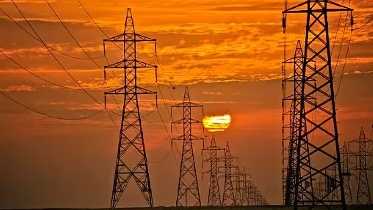 Rising demand and overloaded distribution network causing power cuts in Mumbai: Govt - null