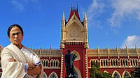 Bank Account Freeze: Calcutta HC Refuses Urgent Hearing to Mamata-Led TMC Faction Bank Account Freeze: Calcutta HC Refuses Urgent Hearing to Mamata-Led TMC Faction