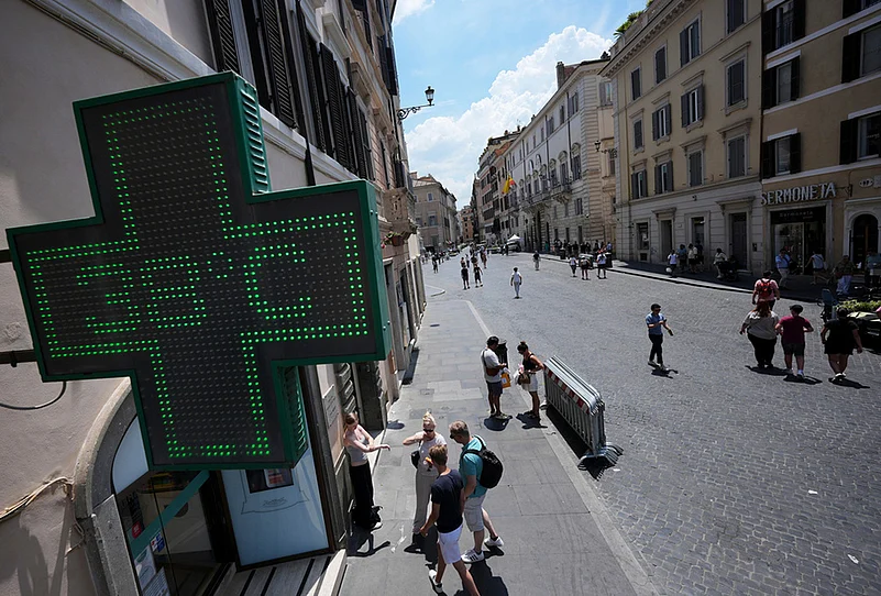 Early Heat Wave in Europe best photo highlights-Rome Heat weather