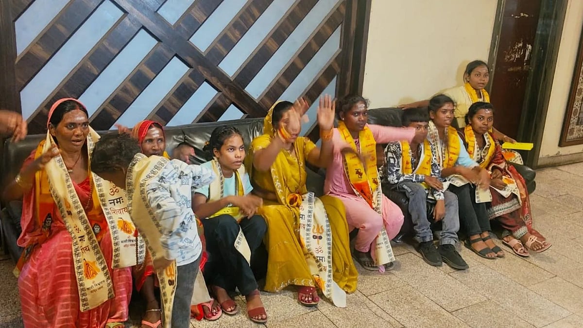 Journey of a Lifetime: Women from Once Naxal-Hit Village Get Taste of City Life in Varanasi - null