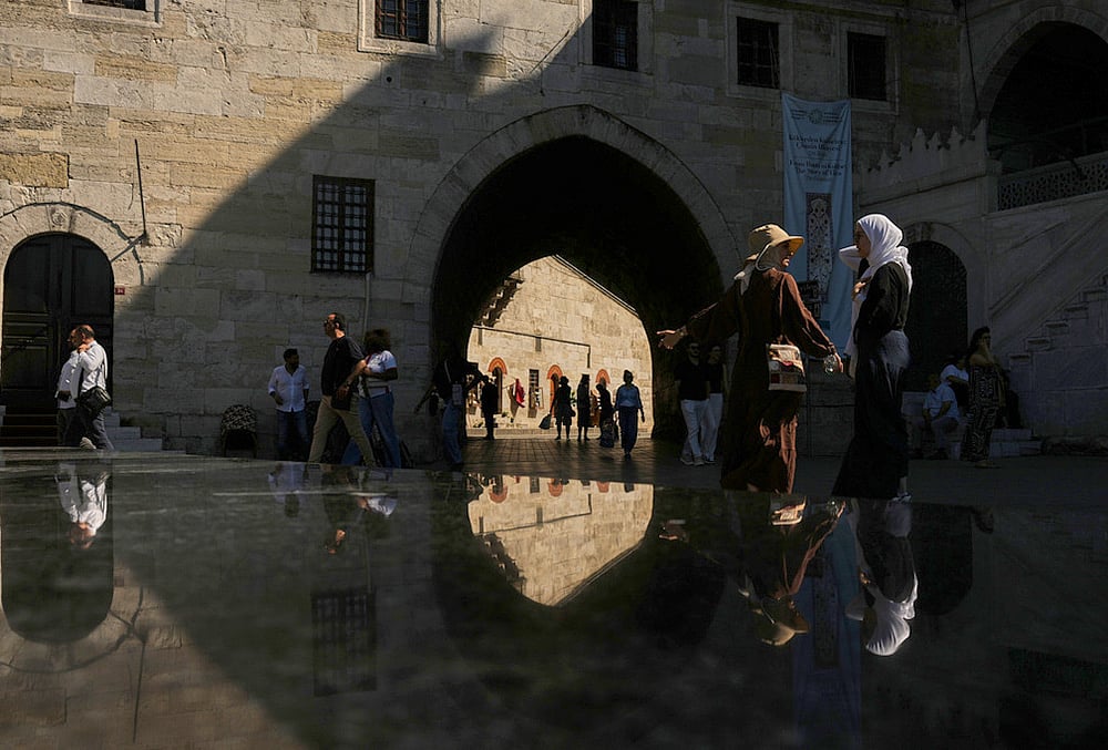 Early Heat Wave in Europe best photo highlights-Istanbul heatwave
