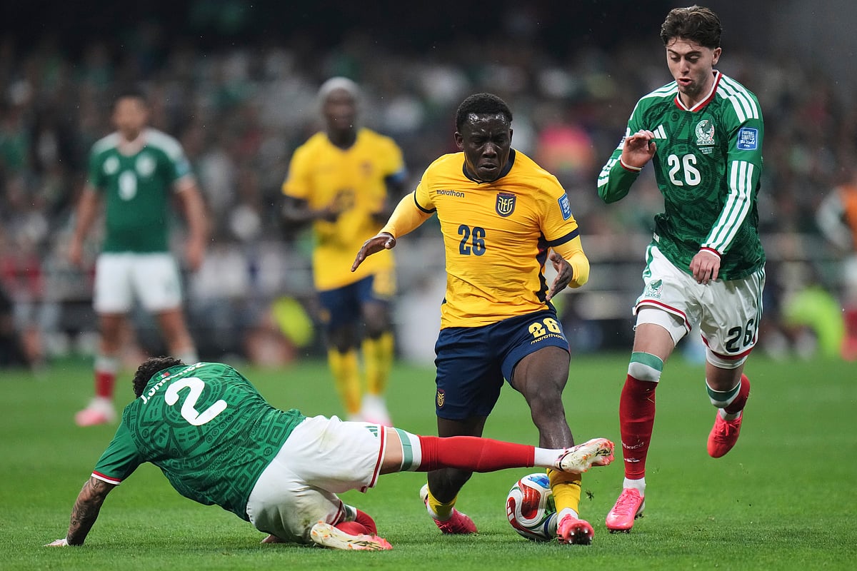 Mexico vs Ecuador, FIFA World Cup 2026 Rd 32 Yaimar Medina and Brian Gutierrez AP Photo