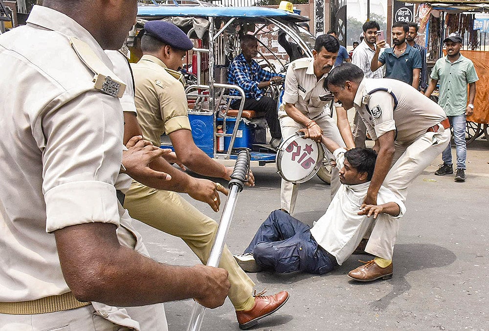 AISA activists protest in Patna