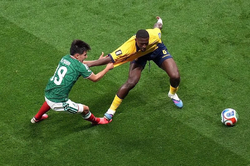 Mexico vs Ecuador, FIFA World Cup 2026 Rd 32 Gilberto Mora and Anthony Valencia AP Photo