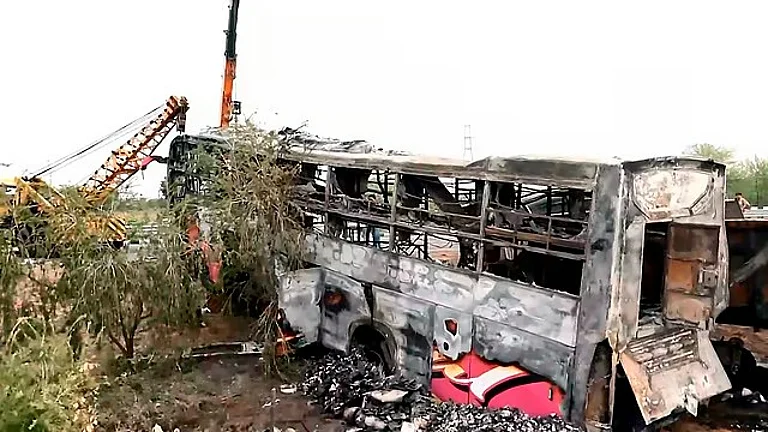 Rajasthan: 8 Killed, 24 Injured as Bus Catches Fire After Ramming Truck in Dausa - null