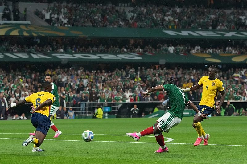 Mexico vs Ecuador, FIFA World Cup 2026 Rd 32 Julian Quinones Scores Angle AP Photo