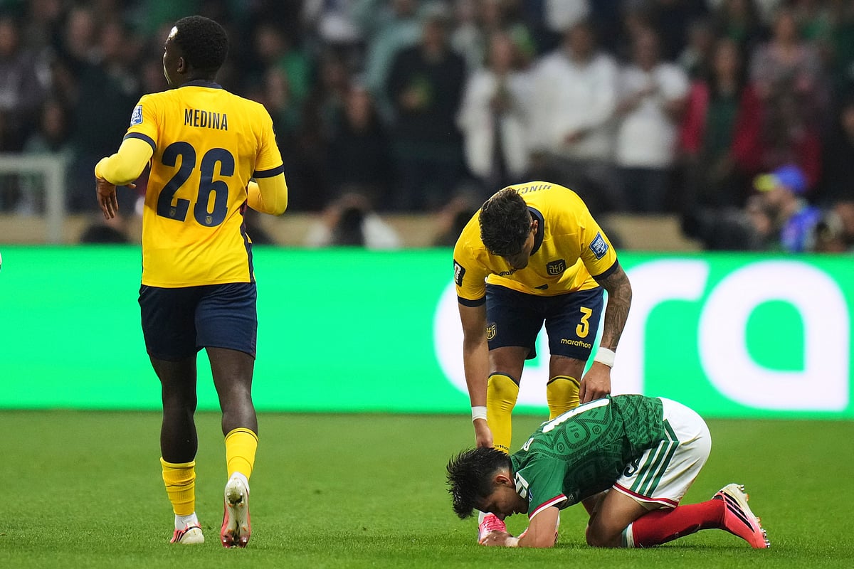 Mexico vs Ecuador, FIFA World Cup 2026 Rd 32 Gilberto Mora tackled and down AP Photo