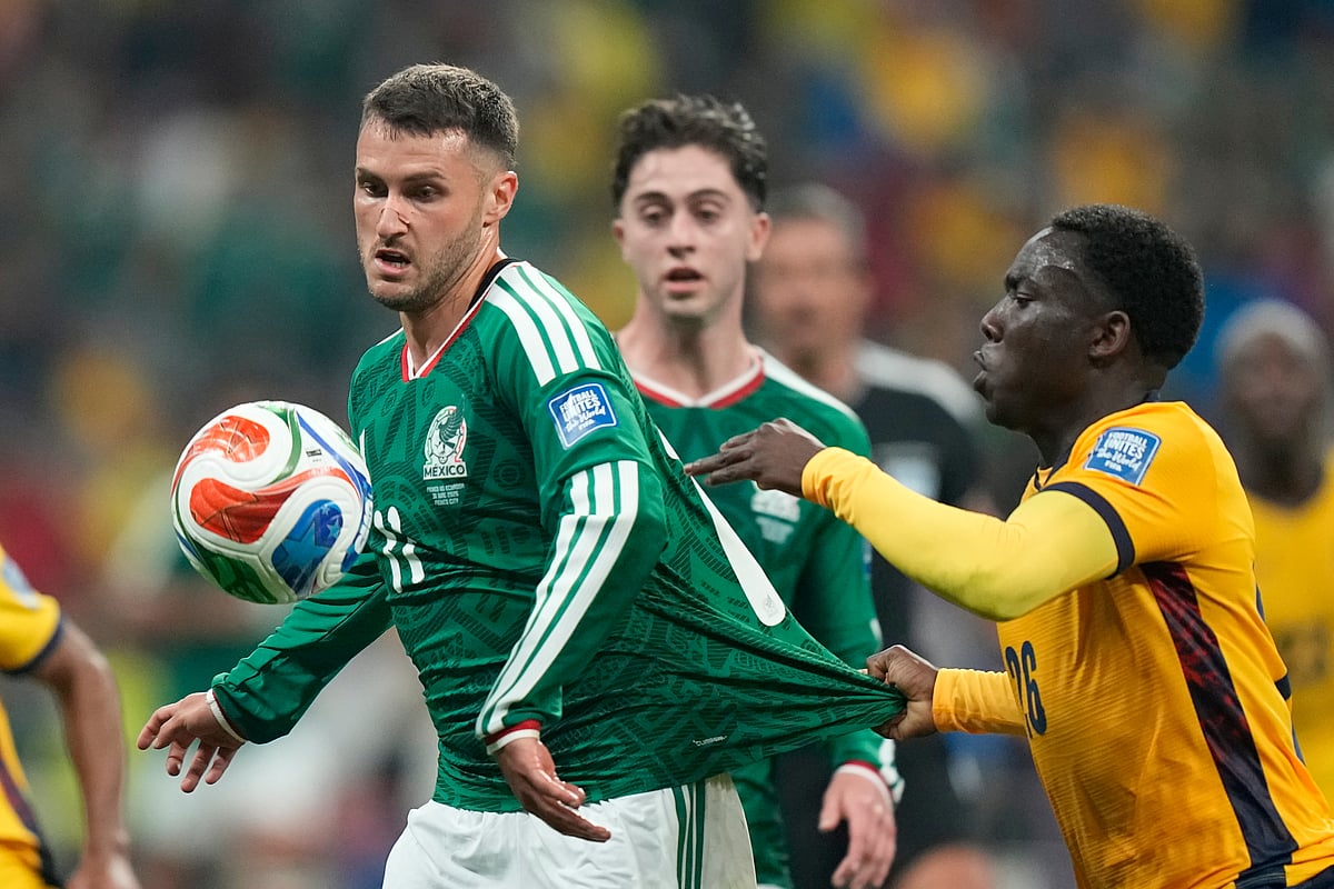 Mexico vs Ecuador FIFA World Cup 2026 Rd 32 Santiago Gimenez Edcapes AP Photo