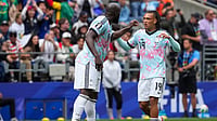 Ted S. Warren/AP Photo : Belgium's Romelu Lukaku (9) celebrates scoring a goal with teammate Diego Moreira (19) during the World Cup round of 32 soccer match between Belgium and Senegal in Seattle
