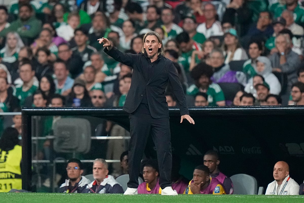 Mexico vs Ecuador, FIFA World Cup 2026 Rd 32 Sebastian Beccacece reacts AP Photo