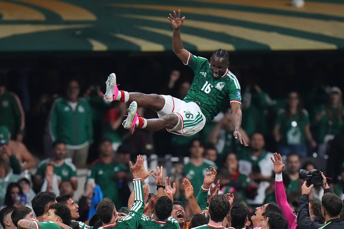 Mexico vs Ecuador FIFA World Cup 2026 Rd 32 Julian Quinones Lifted AP Photo