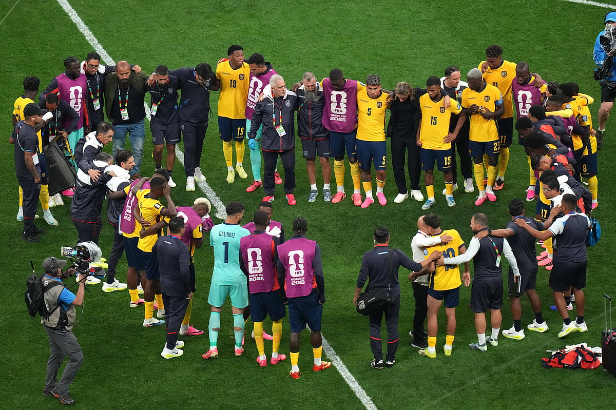 Mexico vs Ecuador FIFA World Cup 2026 Rd 32 Ecuador gather post match AP Photo