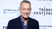 X : Tom Hanks