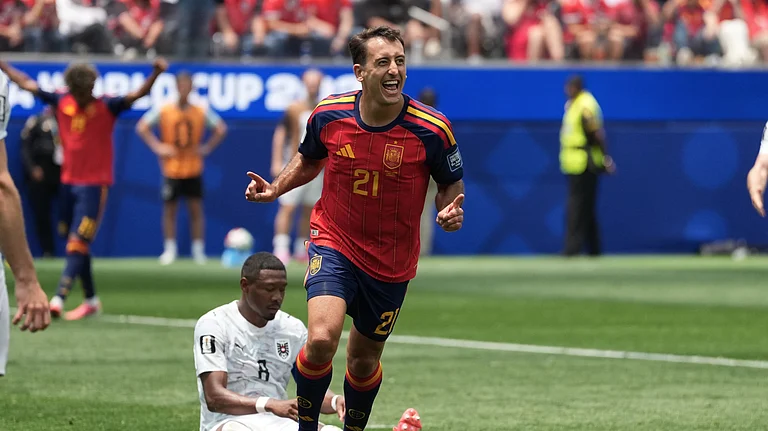 Spain's Mikel Oyarzabal (21) celebrates after scoring his side's opening goal during the World Cup round of 32 soccer match between Spain and Austria in Inglewood, Calif., near Los Angeles, Thursday, July 2, 2026. - (AP Photo/Jae C. Hong)