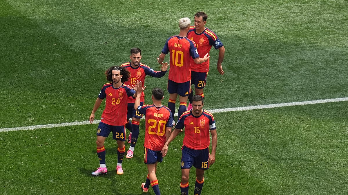 Spain's Mikel Oyarzabal (21) is congratulated after scoring his side's opening goal during the World Cup round of 32 soccer match between Spain and Austria in Inglewood, Calif., near Los Angeles, Thursday, July 2, 2026. - (AP Photo/Marcio J. Sanchez)