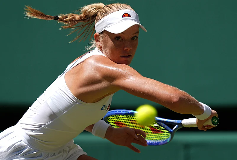 Katie Swan Wimbledon action shots