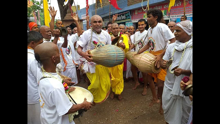 Mathura Gears Up for Mudiya Purnima Fair; Over 1.5 Cr Devotees Expected - null