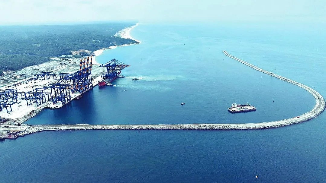 Kerala CM Pitches Port City Project as Key to Growth, Urges Builders to Seize Opportunities  - null