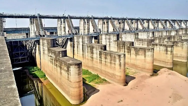 MP Govt Releases Rs 500 Cr to Expedite Land Acquisition for Stalled Dam Projects - null