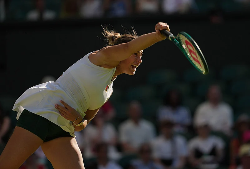Best tennis photos of Sabalenka vs Ostapenko