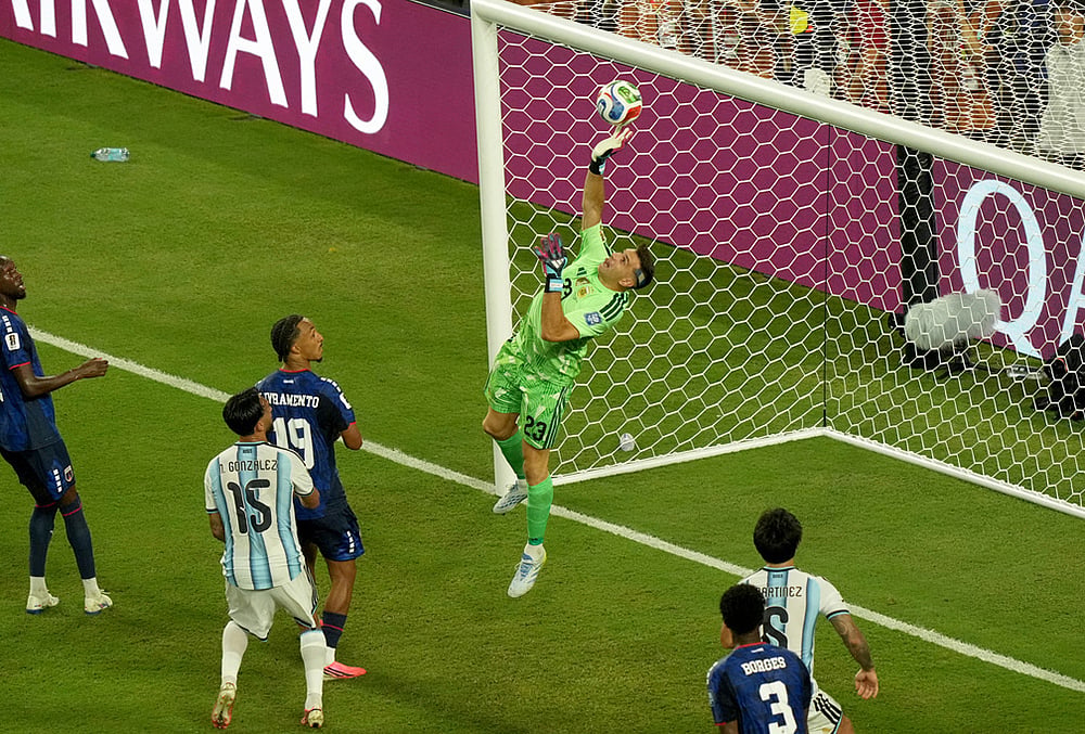 Cape Verde vs Argentina World Cup Soccer round of 32 match highlights-Emiliano Martinez