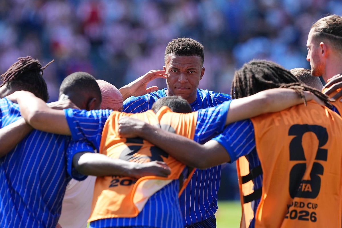 France's Kylian Mbappe (10) looks on ahead of the World Cup round of 16 soccer match between Paraguay and France - AP/Martin Meissner