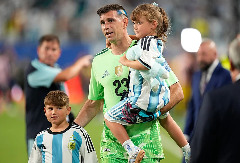 Cape Verde vs Argentina World Cup Soccer round of 32 match highlights-Emiliano Martinez