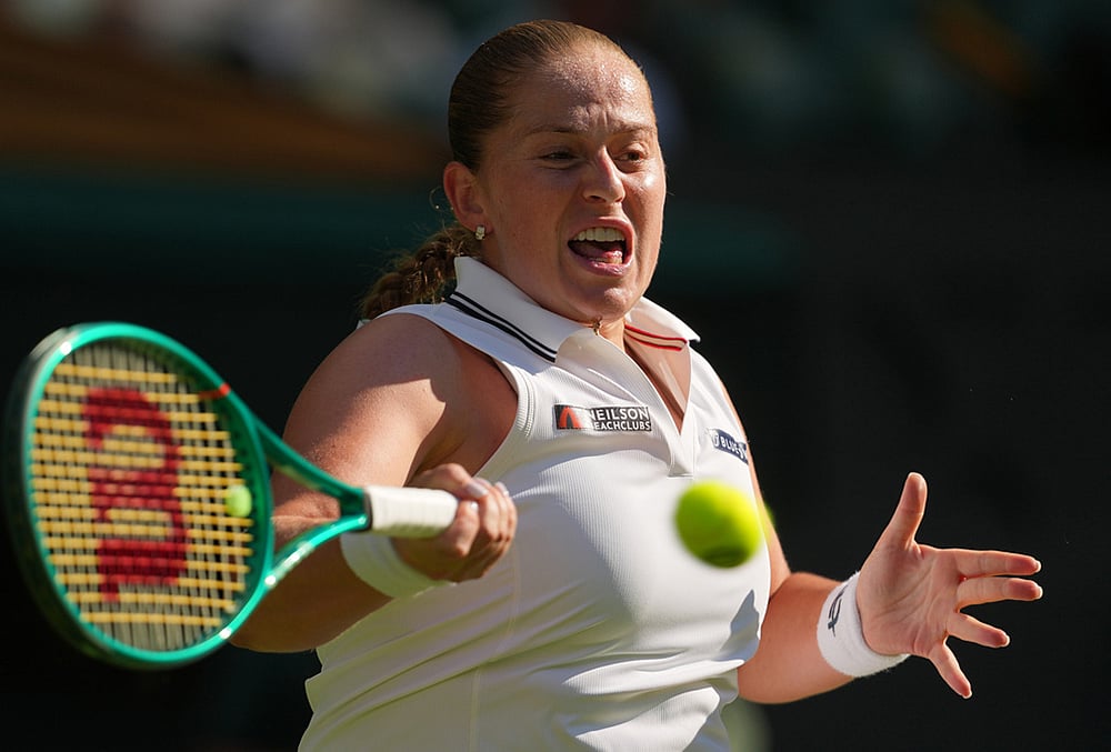 Action shots Sabalenka vs Ostapenko