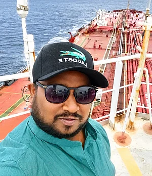 Twitter : Rakesh Chauhan
