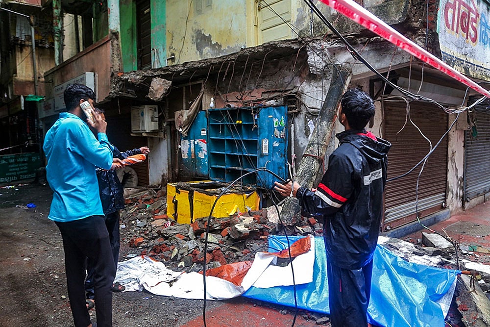 Weather: Two injured as part of building collapses amid rain