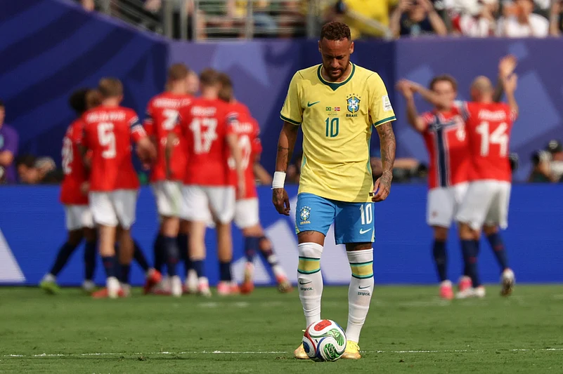 Brazils Neymar (10) reacts after Norways Erling Haaland (9) scored the opening goal during the World Cup round of 16 soccer match between Brazil and Norway in East Rutherford