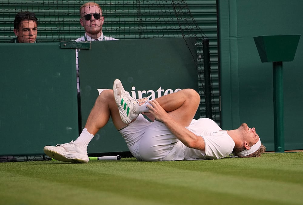 Alejandro Davidovich Fokina injury wimbledon tennis 