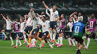 Mexico 2-3 England Highlights, FIFA World Cup 2026: Bellingham And Kane Fire 10-Man Three Lions Into Last Eight (AP Photo/Eduardo Verdugo) : England players celebrate after the World Cup round of 16 soccer match between Mexico and England in Mexico City, Sunday, July 5, 2026