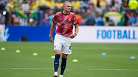 Frank Franklin II/AP Photo : Norway's Erling Haaland (9) walks on the pitch ahead of the World Cup round of 16 soccer match between Brazil and Norway in East Rutherford.