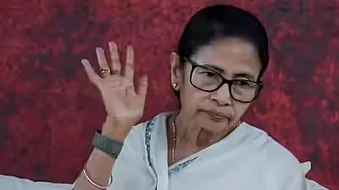 Police Forces Remain Outside Mamata Home; TMC Says Bid to Stop Baruipur Visit, BJP Rejects Charge