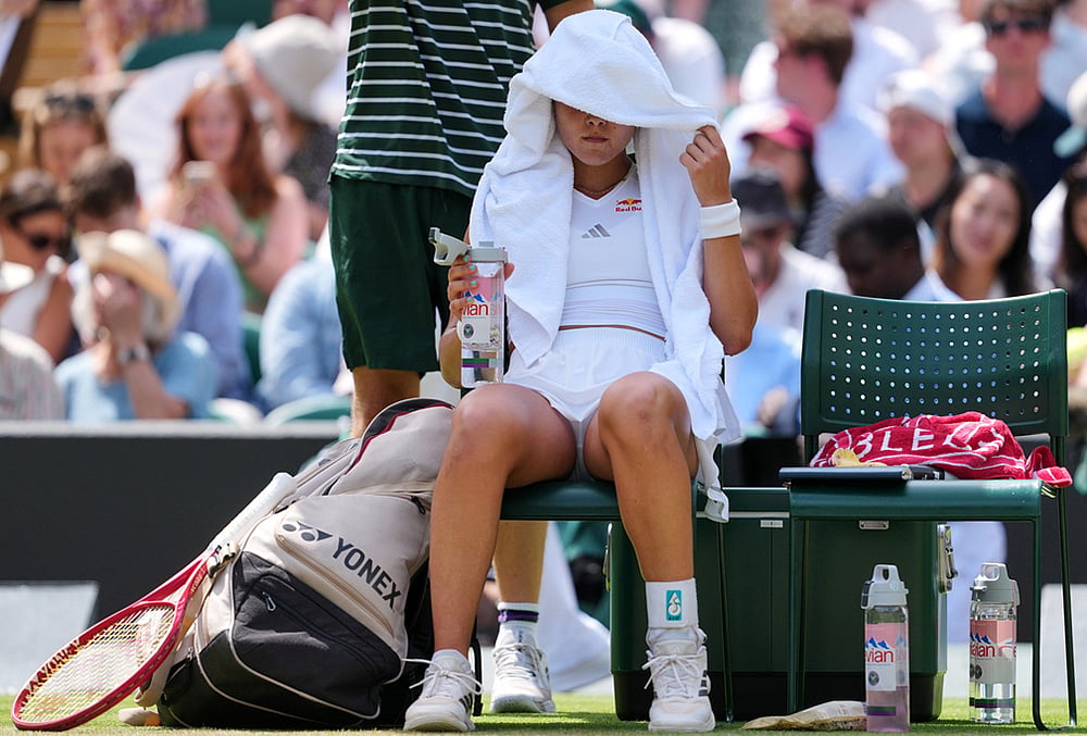Jessica Pegula Vs Iva Jovic wimbledon fourth round photos
