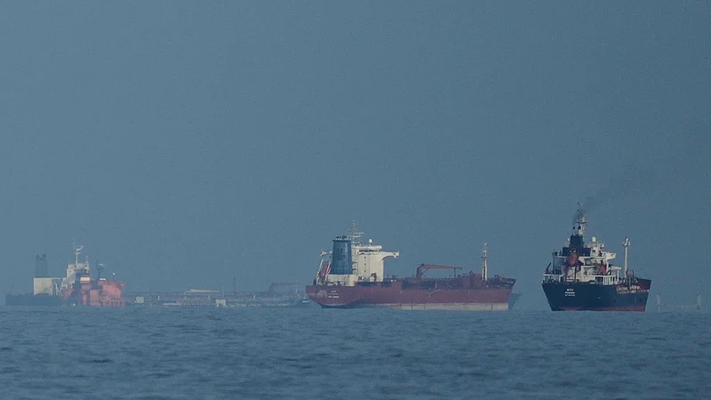 Credit: AP Photo/ Altaf Qadri | Representative Image : US Strikes 3 Iranian Oil Carriers After Iran Fires Missiles At US Navy Ships