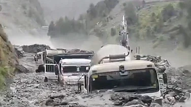 Flashfloods Block Doda-Kishtwar Highway, Bury Vehicles at Under-Construction Kwar Power Project
