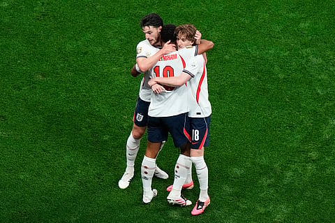 England's Jude Bellingham (10) celebrates after scoring the opening goal during the World Cup round of 16 soccer match against Mexico in Mexico City, Sunday, July 5, 2026